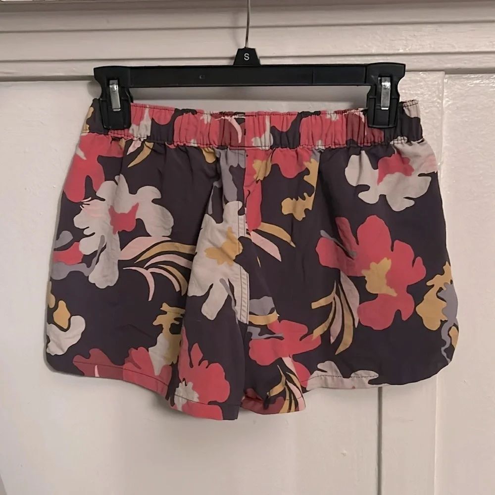 Patagonia Barely Baggie Shorts Floral Cloudbreak Ink Black Size Small